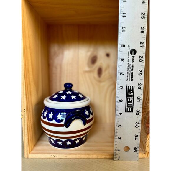 EUC Boleslawiec Polish Pottery Stars & Stripes Red Wht Blu Covered Sugar Bowl 5" - Picture 2 of 7